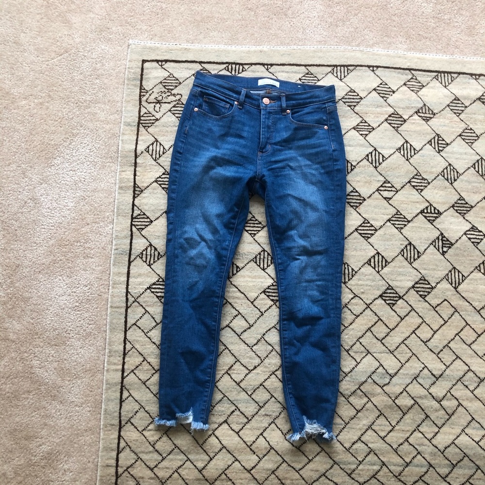 Raw hem ankle jeans